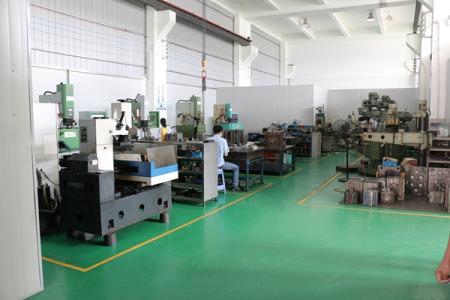 注塑模具（jù）滑塊的定位（wèi）基準（zhǔn）的確定及定位裝置
