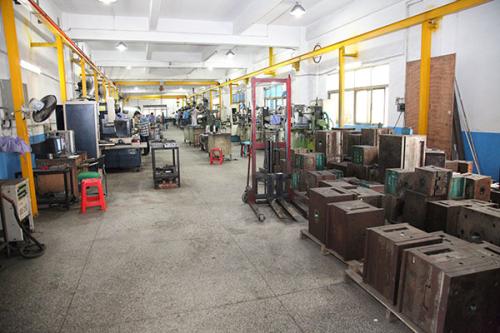 塑膠（jiāo）注塑模具斜頂機構設計